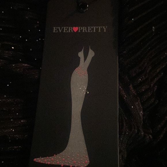 Black, long sleeve, formal gown sequence size 14 - Picture 5 of 6